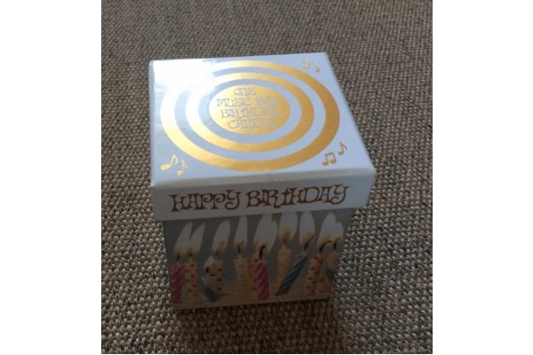 Grojanti gimtadienio dėžutė