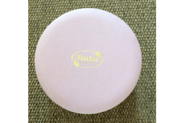 Apvali popierinė saldainių dėžutė