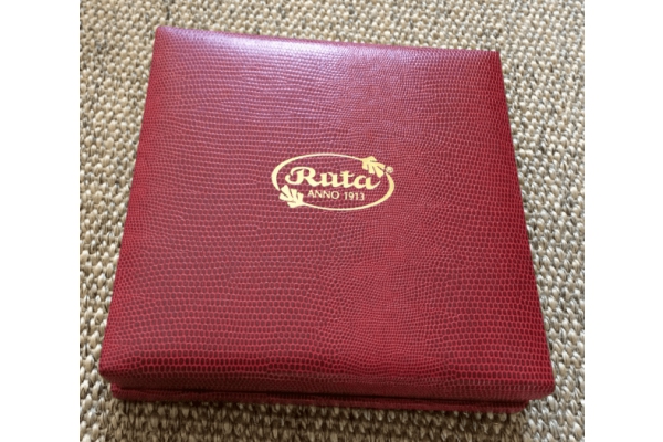 Odos imitacijos saldainių dėžutė