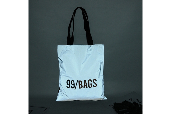 Šviesą atspindintis krepšys